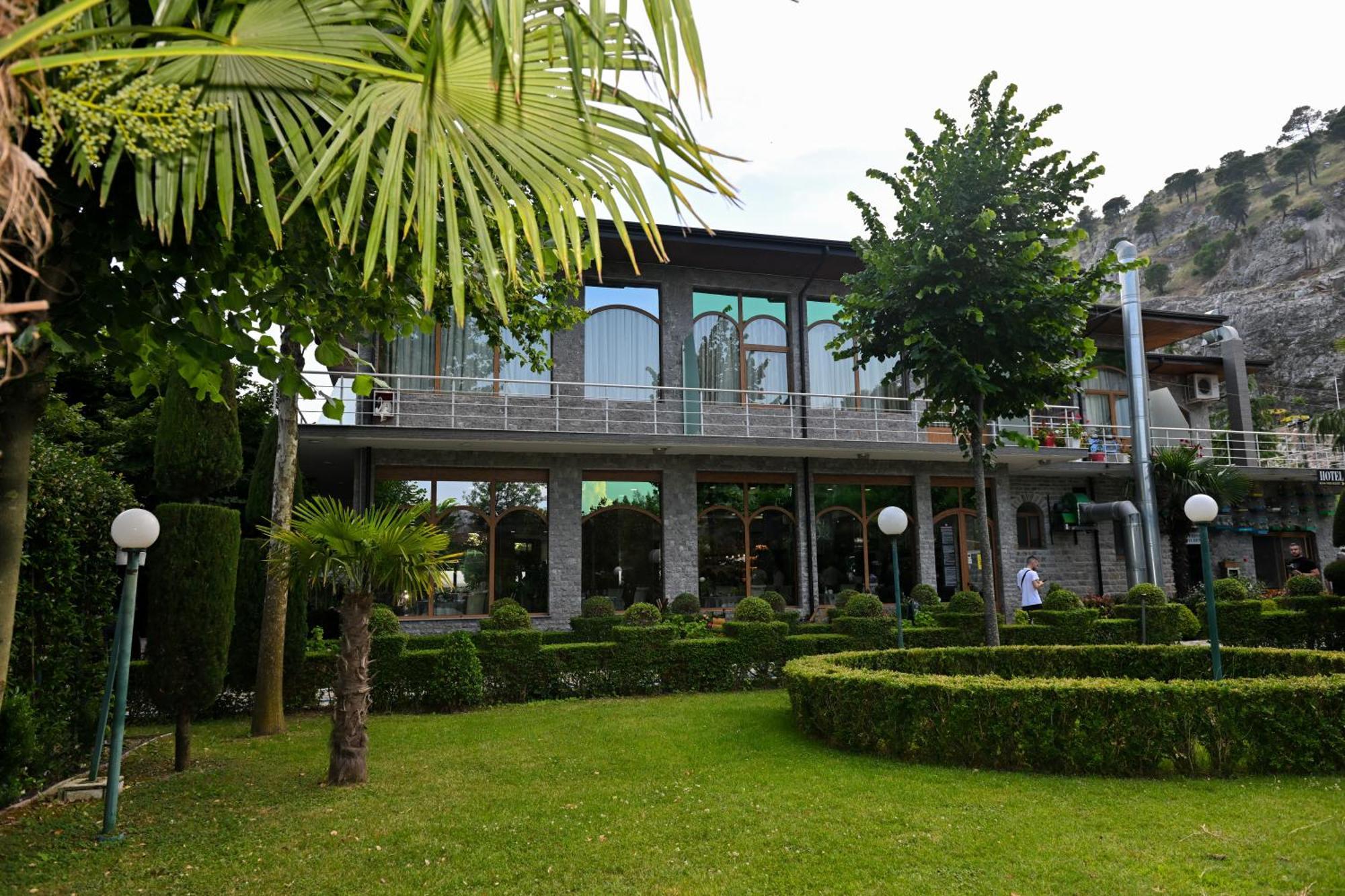 Buna Park Hotel Berdic e Siperme Exterior foto