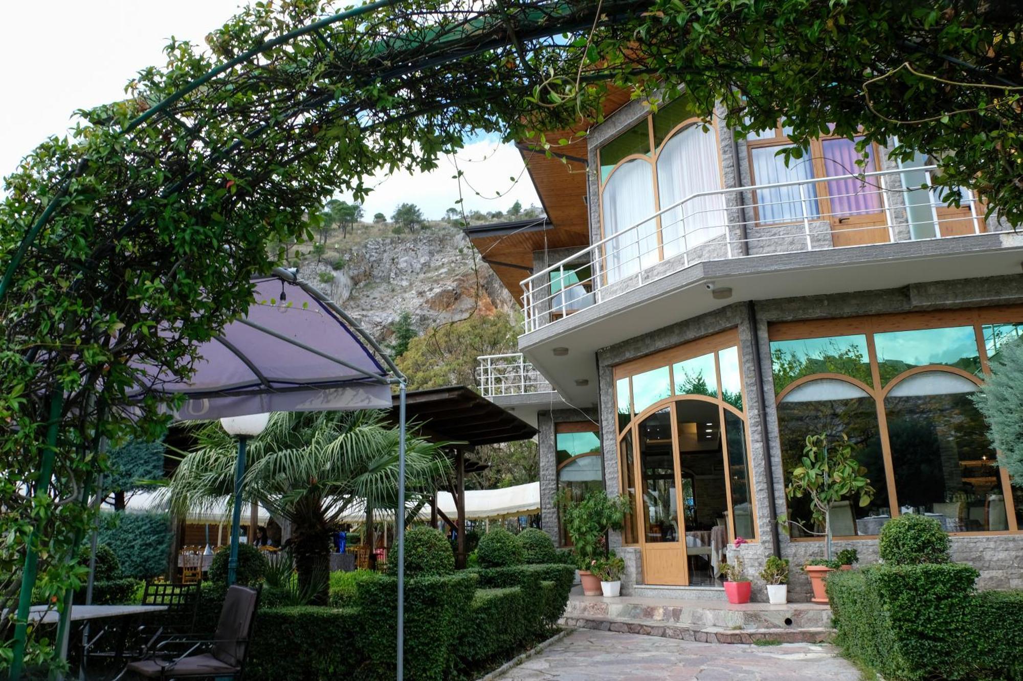 Buna Park Hotel Berdic e Siperme Exterior foto